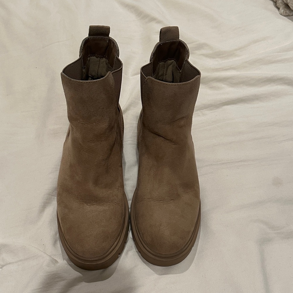 Tan Chelsea Boots - Picture 3 of 8